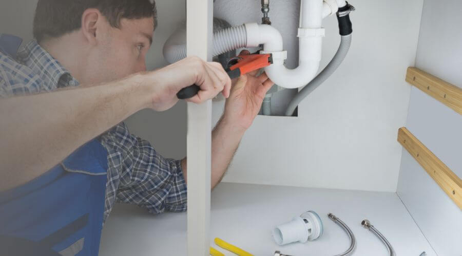 Expert burst pipe repair services in Renault, IL